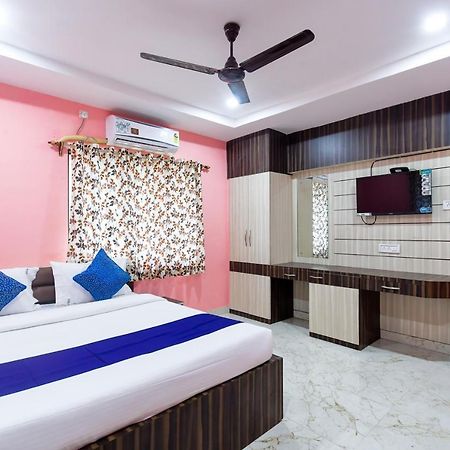 Hotel Blue Abedin Calcutta Buitenkant foto