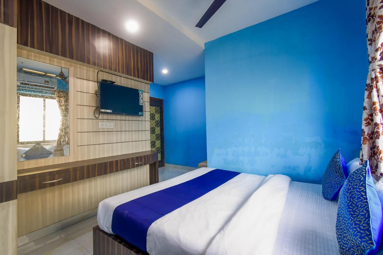 Hotel Blue Abedin Calcutta Buitenkant foto