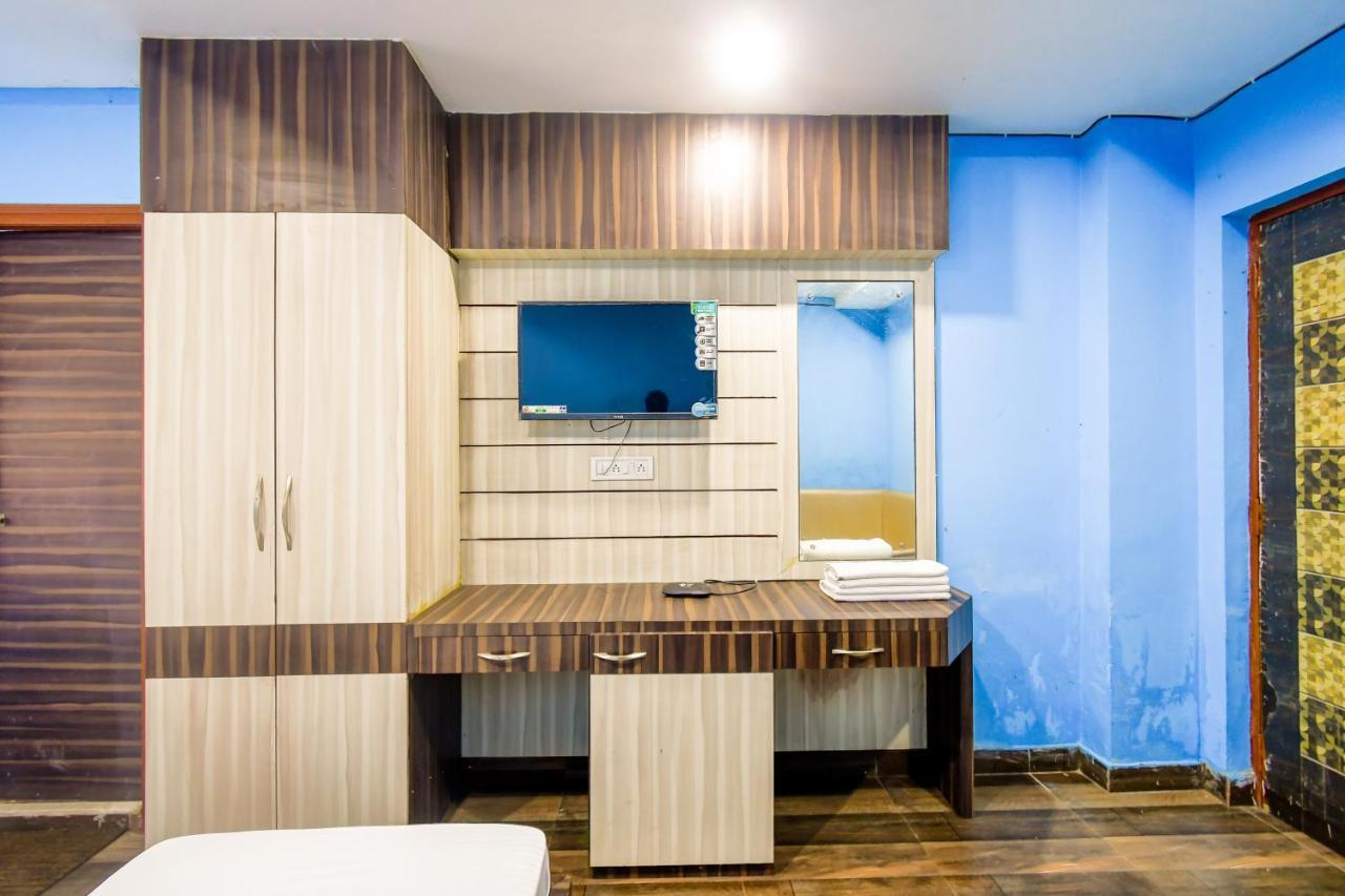 Hotel Blue Abedin Calcutta Buitenkant foto