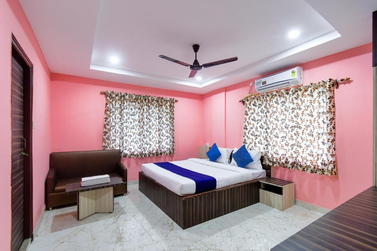 Hotel Blue Abedin Calcutta Buitenkant foto
