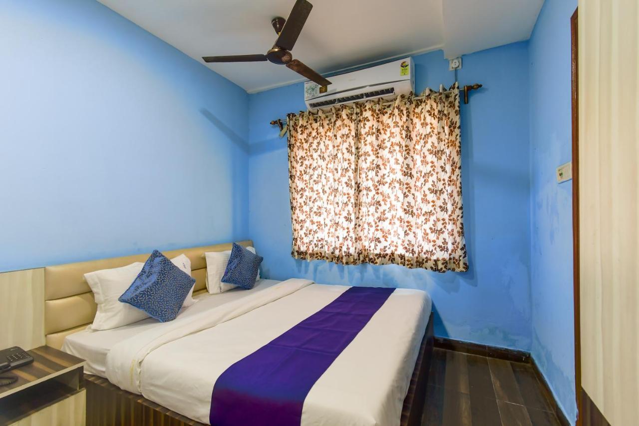 Hotel Blue Abedin Calcutta Buitenkant foto