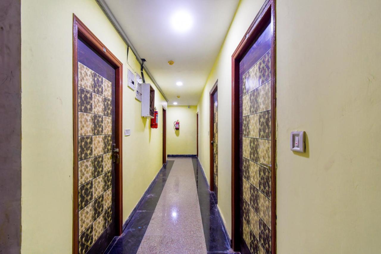 Hotel Blue Abedin Calcutta Buitenkant foto