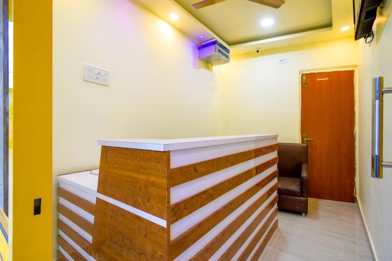 Hotel Blue Abedin Calcutta Buitenkant foto