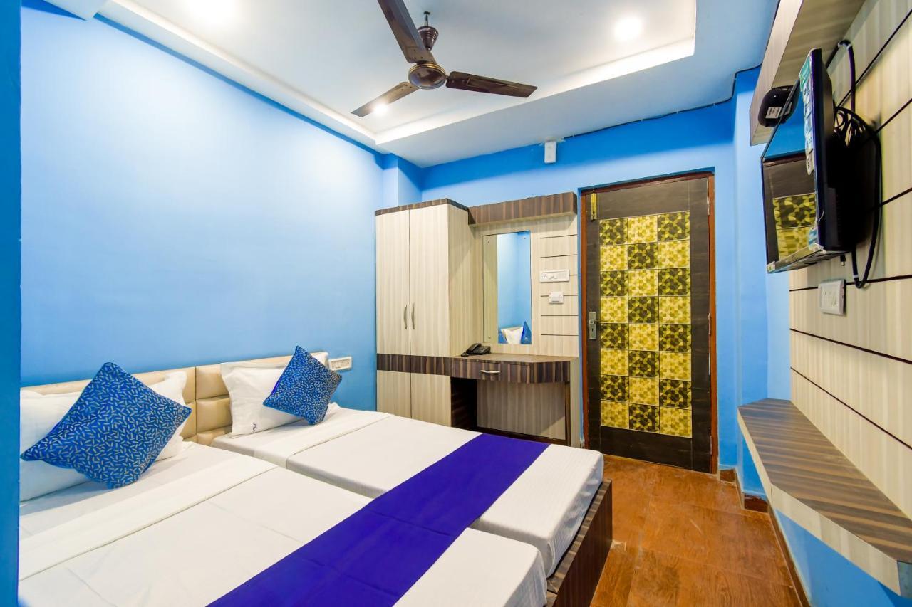 Hotel Blue Abedin Calcutta Buitenkant foto