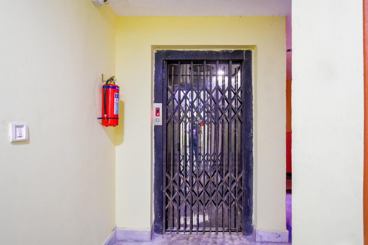 Hotel Blue Abedin Calcutta Buitenkant foto