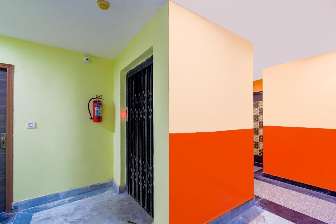 Hotel Blue Abedin Calcutta Buitenkant foto